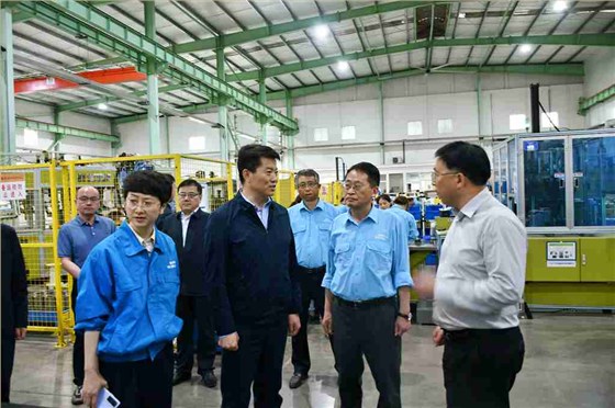副省長張紅文調(diào)研皖南電機(jī) 副省長張紅文調(diào)研皖南電機(jī)
